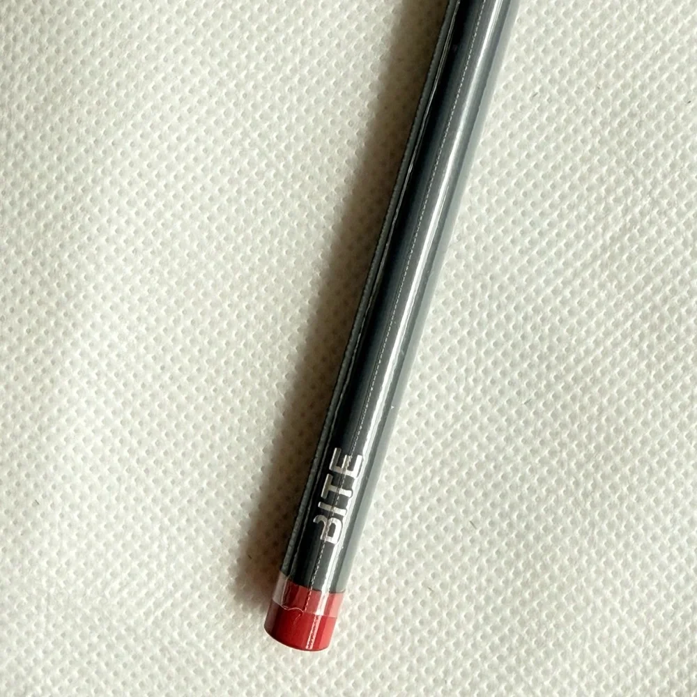 NWT Bite Beauty Lip Pencil, Shade 030 (Rosy Plum) - Picture 5 of 6